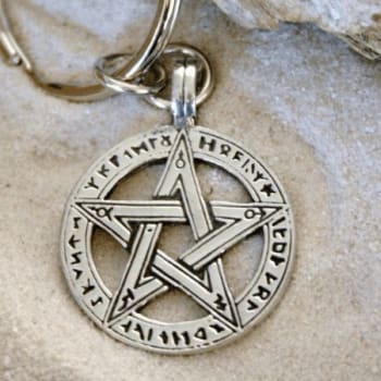 Pentacle Keychain With Runes - The Moonlight Shop