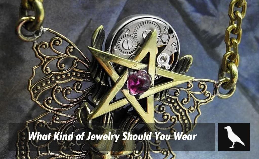 What kind of jewelry should you wear and when?